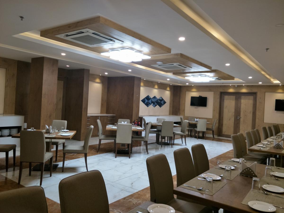 Regenta Central Somnath, Bhalpara Eksteriør billede
